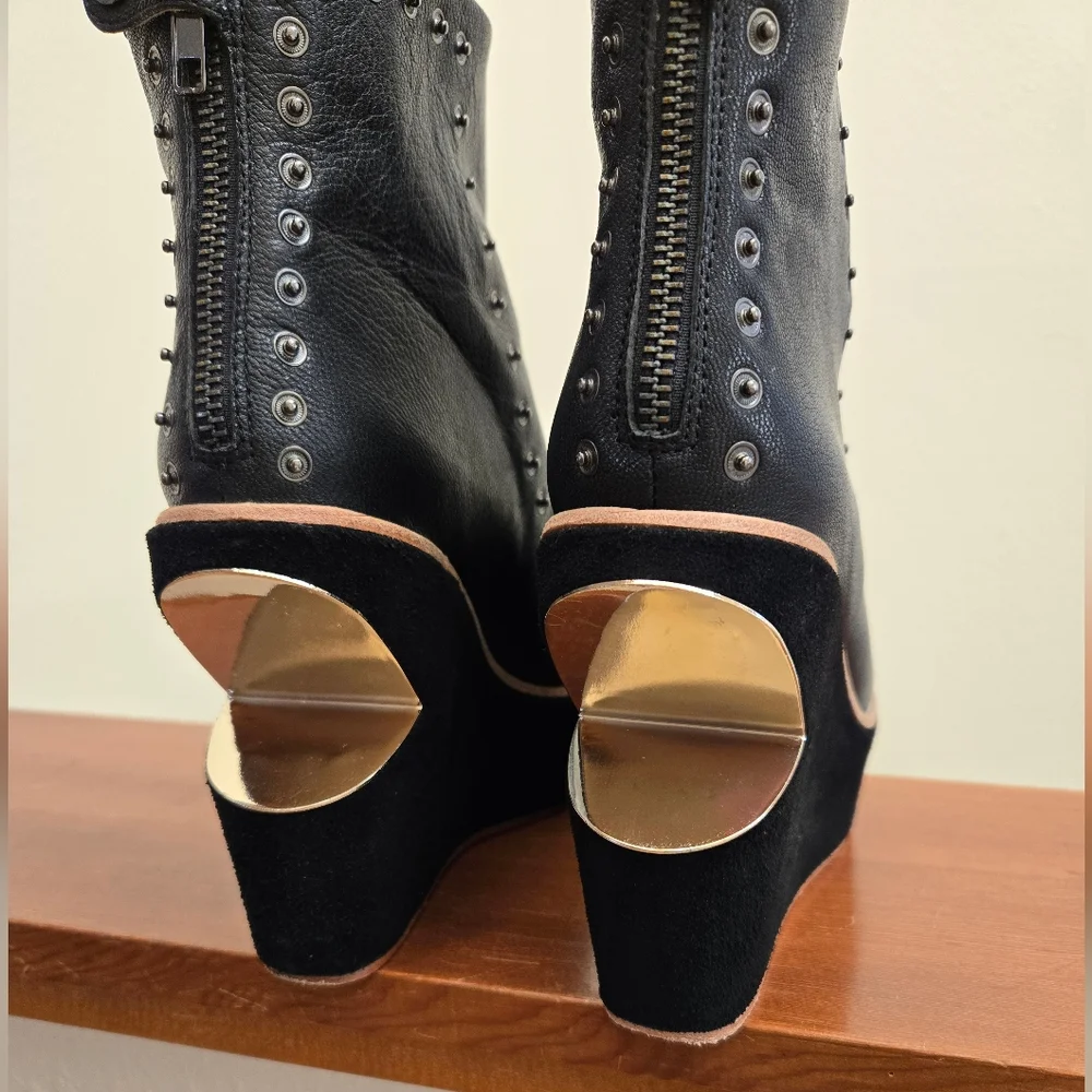 Cut Out Wedges - Picture 4 of 6
